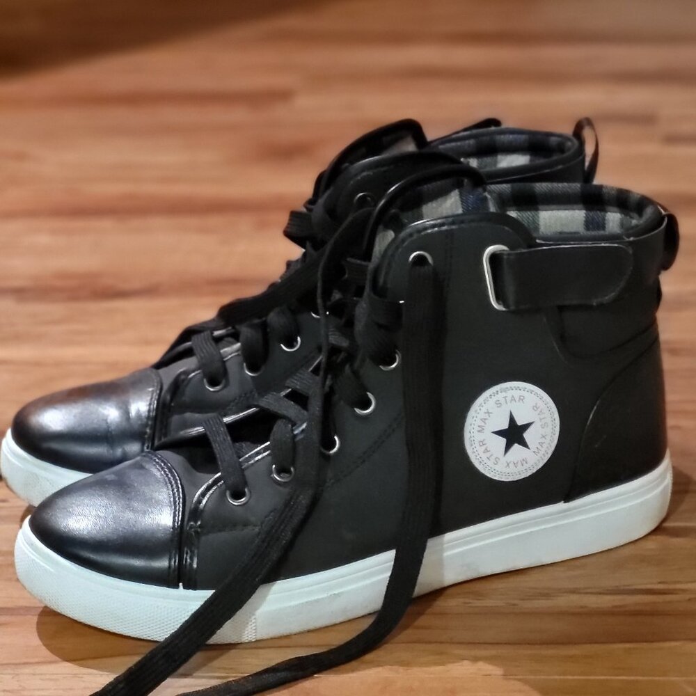 Maxstar High-Top Fashion Runners - Size 9